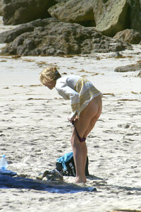 uma thurman in bikini 02.jpg