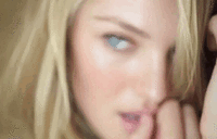 15 Angelic Candice Swanepoel GIFs That Show Her Perfection copia 4.gif