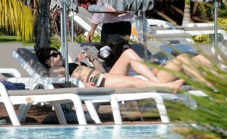 gemma arterton in bikini 07.jpg