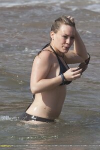 hilary duff in bikini 21.JPG