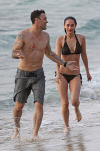 megan fox in beach 16.jpg