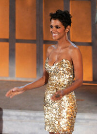 halle berry al awards 04.jpg