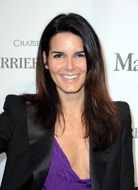 angie harmon al gala 03.jpg