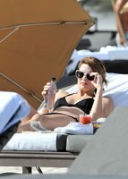 mischa barton al mare 04.jpg