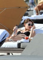 mischa barton al mare 05.jpg