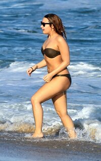 demi lovato in bikini 01.jpg