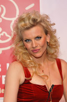 eva habermann in rosso 05.jpg