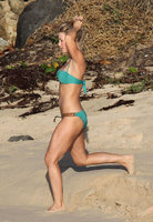 julianne hough in bikini  verde 06.jpg