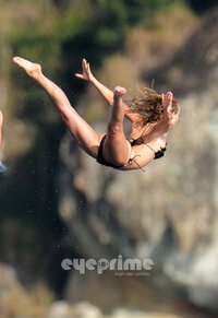 julianne hough in bikini nero 17.jpg