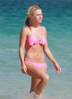 julianne hough in bikini rosa 19.jpg