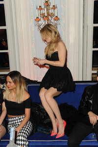 kate hudson alla festa 01.jpg