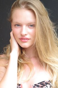 Isabella_Farrell_01.jpg