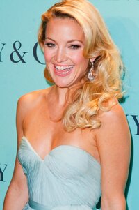 kate hudson al gala 16.jpg