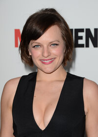 elisabeth moss in nero 04.jpg