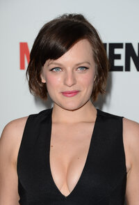 elisabeth moss in nero 05.jpg