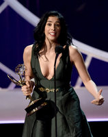 sarah silverman al emmy awards 23.jpg