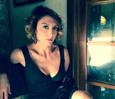 paola minaccioni in nero.jpg