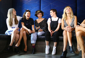 nina dobrev al talk 03.jpg