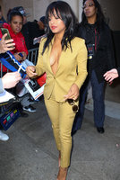 christina milian con fans 27.jpg