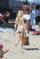 kate hudson in bikini 08.jpg