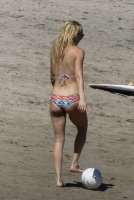 kate hudson in bikini 20.jpg