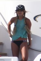 ashley tisdale e vanessa hudgens in yacht 06.jpg