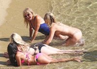 kate hudson in bikini 12.jpg