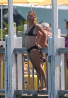 uma thurman in bikini 15.jpg