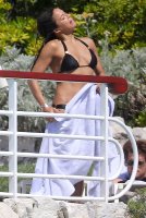 michelle rodriguez in bikini 05.jpg