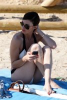 paz vega al mare 03.jpg