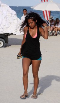karrueche tran in beach 02.jpg