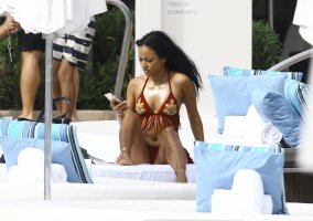 karrueche tran in bikini 08.jpg