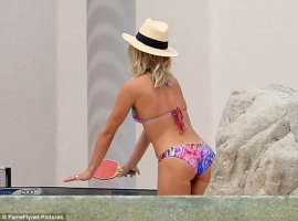 julianne hough in bikini 10.jpg