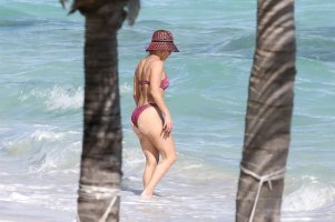 Jennifer-Lopez-Sexy-The-Fappening-Blog-181-1.jpg