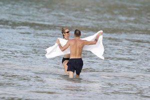 uma thurman al mare 06.jpg