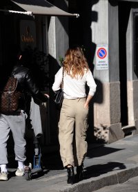 Elisabetta-Canalis---Out-in-Milan-21.jpg