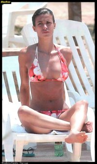Elisabetta-Canalis-Feet-603499.jpg