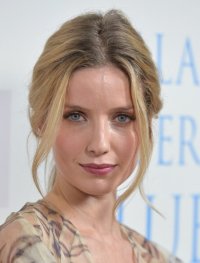Annabelle Wallis.jpg
