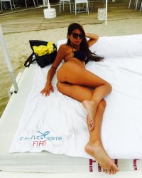 sarah altobello in bikini 08.jpg