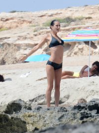 jennifer connelly in bikini 01.jpg