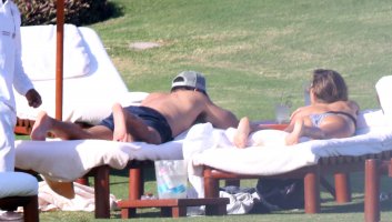 jessica alba in sunbath 14.jpg