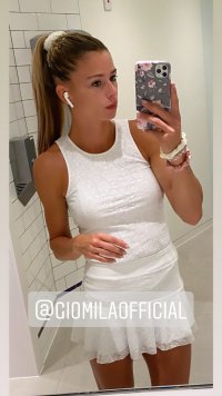 camila_giorgi_official_209318024_1249390102198313_2587062849152899017_n.jpg