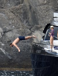 kylie minogue in yacht 06.jpg