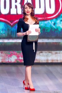 19234-chiara-francini-stile-retro-sul-palco-500x0-2.jpg