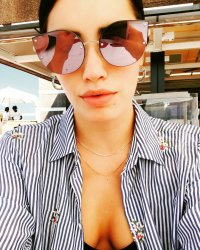 lali esposito con occhiali.jpg
