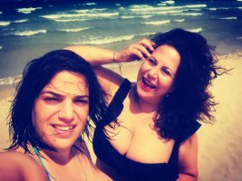 daniela terreri con amica.jpg
