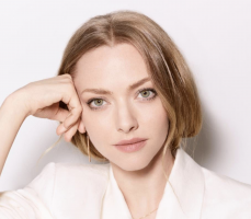 Amanda Seyfried.png