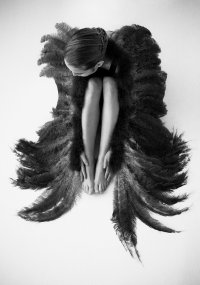 Noomi-Rapace-Feet-1698449.jpg
