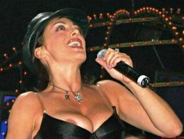 sabrina-salerno-ops-capezzolo.jpg