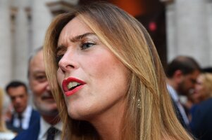 MARIA-ELENA-BOSCHI-FESTA-NAZIONALE-FRANCESE-A-PALAZZO-FARNESE-_392_resize.jpg